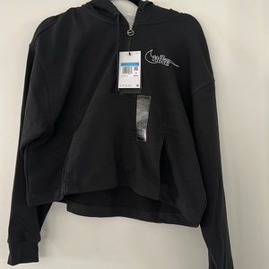 Nike Women’s cropped hoodie sweatshirt half zip - size medium